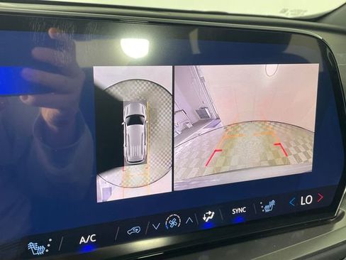 New 2026 Chevrolet Traverse LT w/ Midnight/Sport Edition AWD/4WD image 6