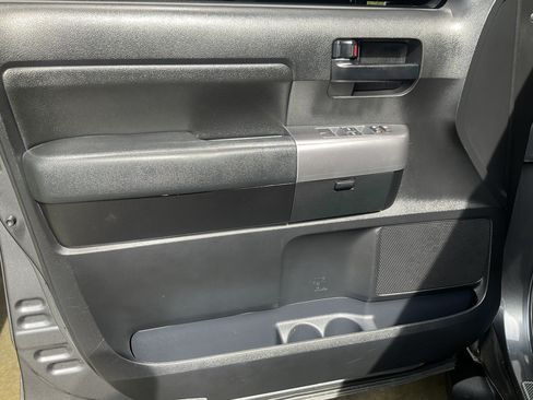 Used 2018 Toyota Sequoia TRD Sport AWD/4WD image 26