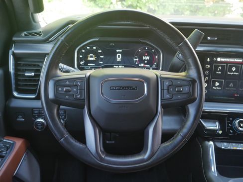 Used 2024 GMC Sierra 2500 Denali Ultimate AWD/4WD image 6