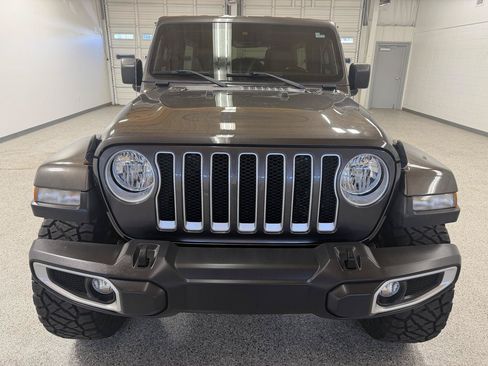 Used 2020 Jeep Wrangler Unlimited Sahara AWD/4WD image 3