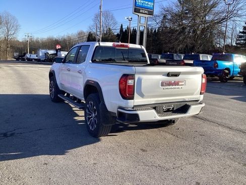 Used 2023 GMC Canyon Denali image 5