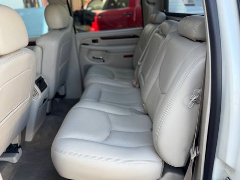 Used 2005 Cadillac Escalade EXT AWD/4WD image 35
