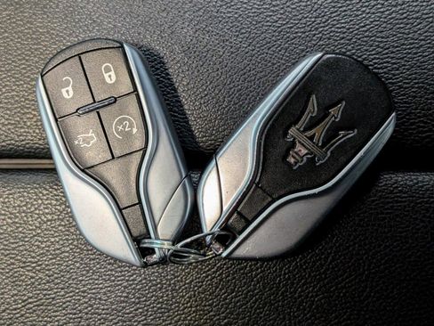 Used 2021 Maserati Ghibli RWD image 39