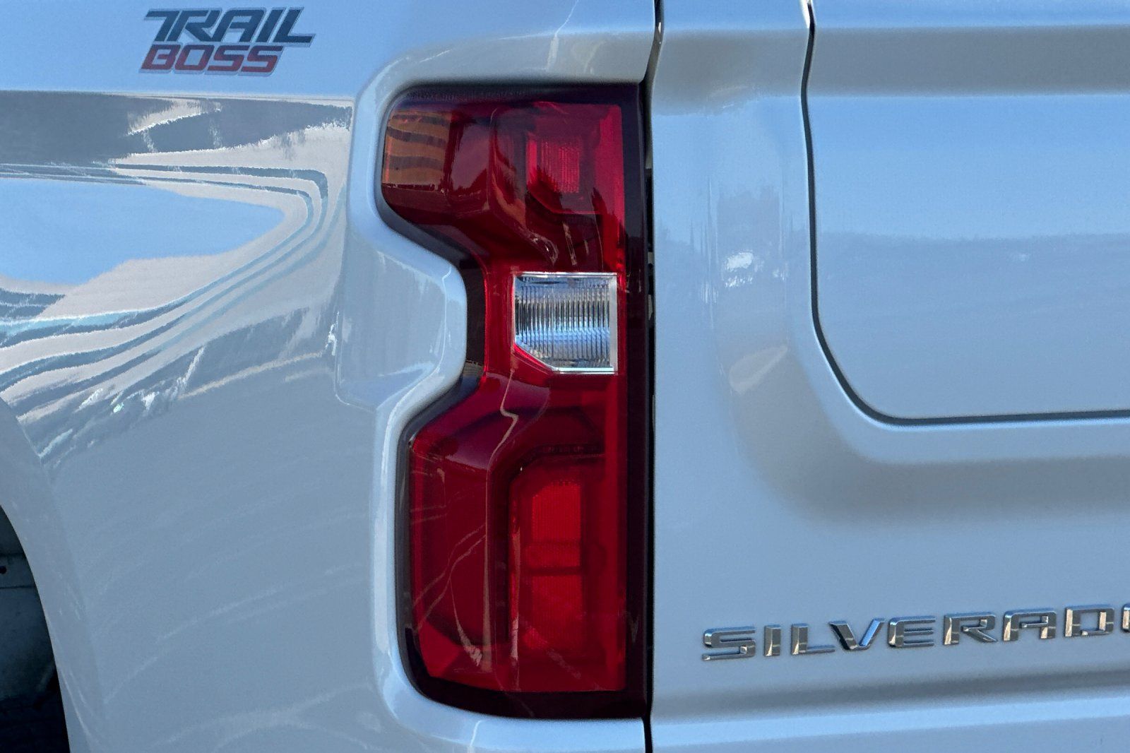 Used 2024 Chevrolet Silverado 1500 LT Trail Boss w/ Convenience Package II AWD/4WD image 46