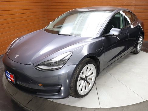 Used 2023 Tesla Model 3 Standard Range image 6