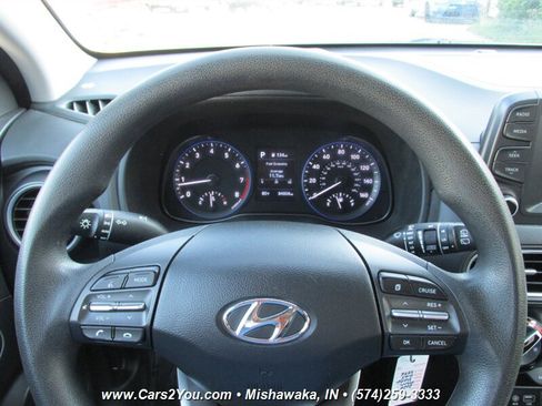 Used 2020 Hyundai Kona SE image 19