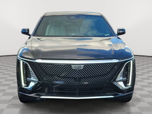 Certified 2024 Cadillac Lyriq Luxury AWD/4WD image 2