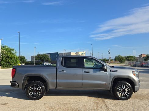 Used 2021 GMC Sierra 1500 AT4 w/ AT4 Preferred Package AWD/4WD image 2