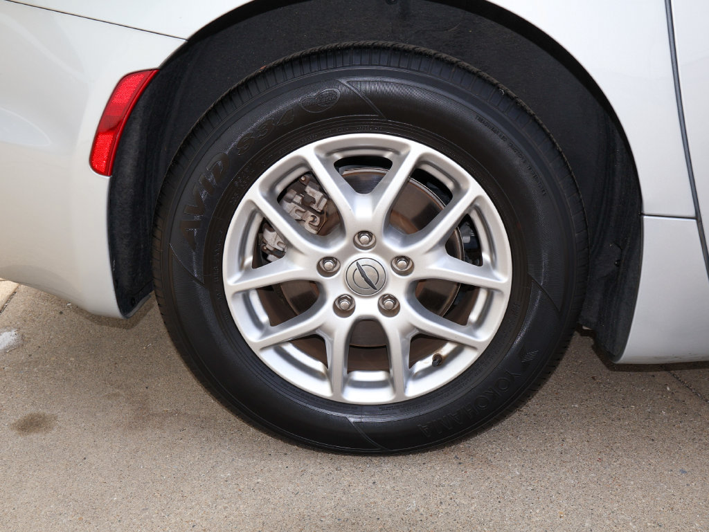 Used 2024 Chrysler Pacifica Touring-L FWD image 9