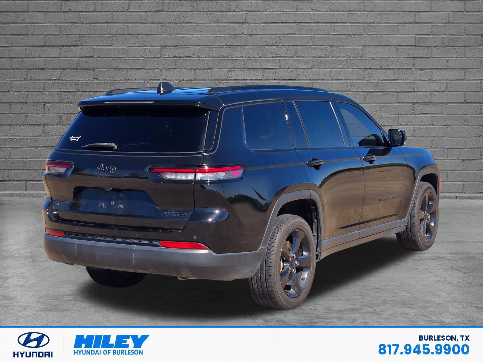 Used 2022 Jeep Grand Cherokee L Limited w/ Black Appearance Package RWD image 4