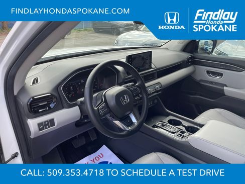 Used 2025 Honda Pilot Elite image 12