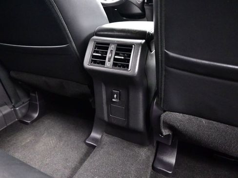 Used 2019 Mitsubishi Outlander SEL image 32