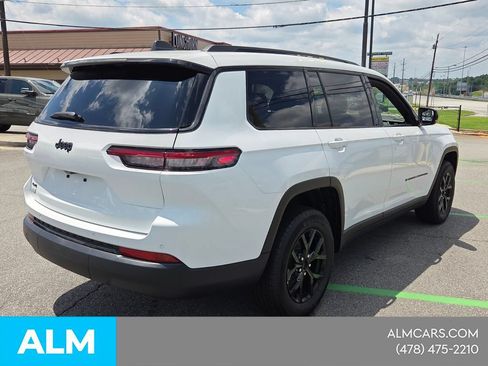 Used 2025 Jeep Grand Cherokee L Altitude AWD/4WD image 15