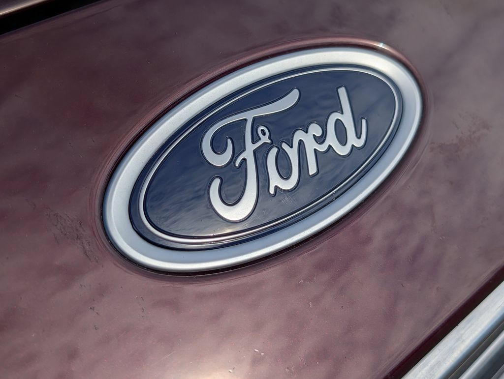 Used 2018 Ford Fusion Titanium FWD image 35