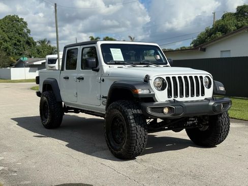 Used 2023 Jeep Gladiator Sport AWD/4WD image 1