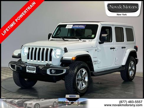 Used 2022 Jeep Wrangler Unlimited Sahara w/ LED Lighting Group AWD/4WD image 4