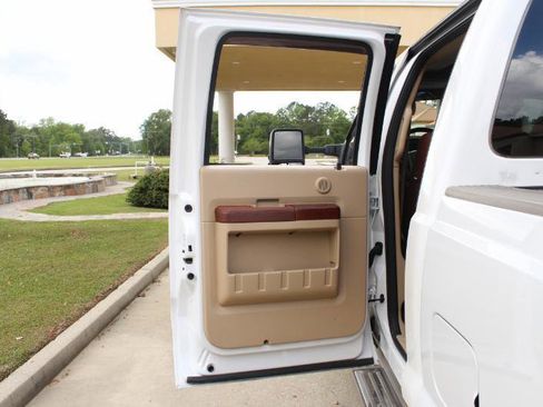 Used 2011 Ford F450 King Ranch w/ FX4 Off Road Pkg image 29