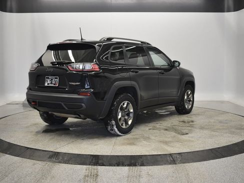 Used 2019 Jeep Cherokee Trailhawk w/ Cold Weather Group image 7