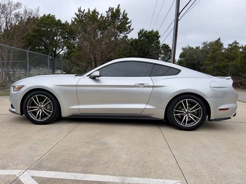 Used 2016 Ford Mustang GT RWD image 8