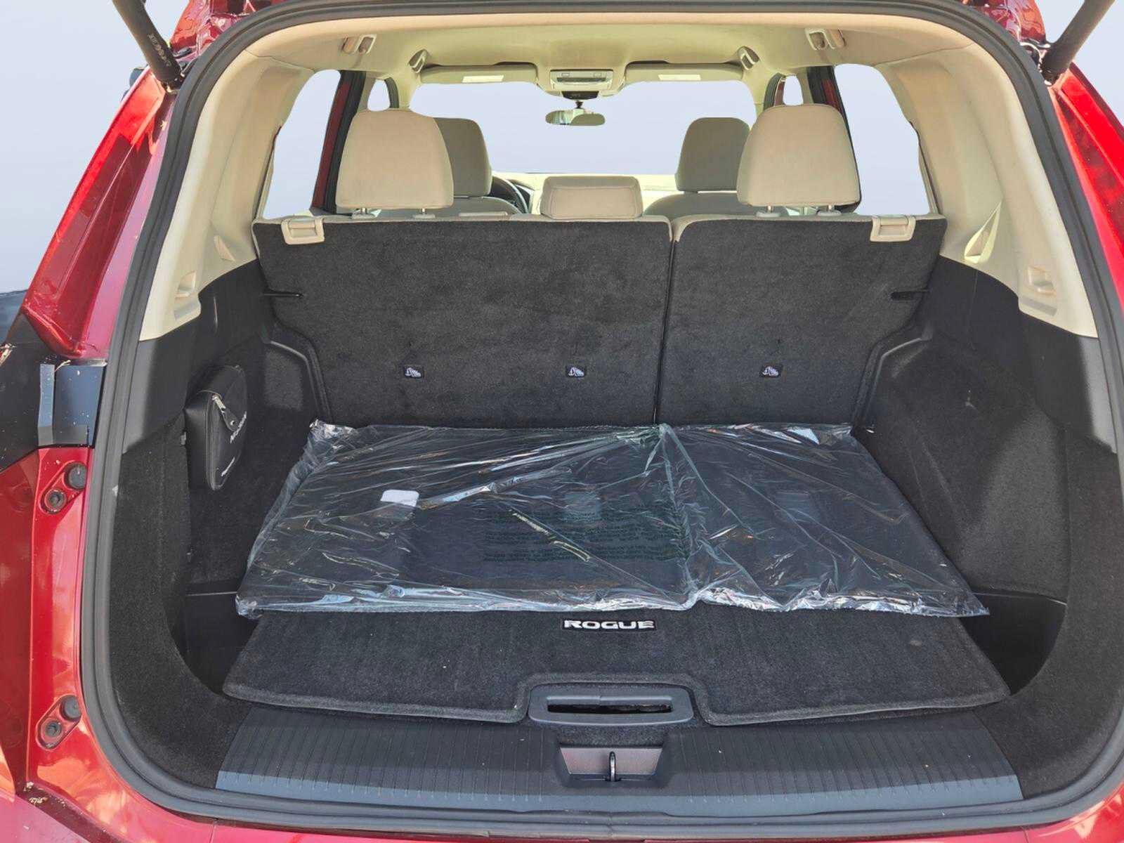 Used 2025 Nissan Rogue SV AWD/4WD image 10