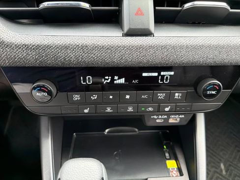 Used 2026 Subaru Outback Premium AWD/4WD image 14