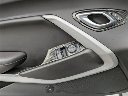 Used 2021 Chevrolet Camaro LT w/ RS Package image 10