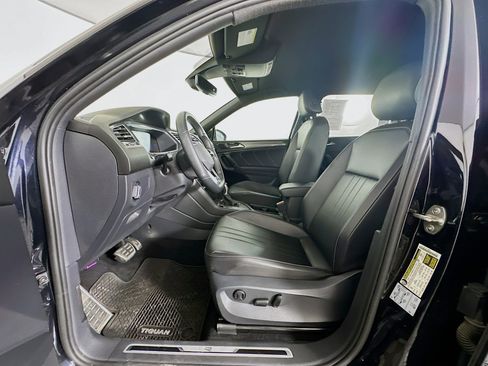 Used 2022 Volkswagen Tiguan SE R-Line image 13