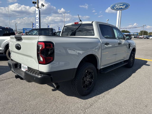 New 2026 Ford Ranger XLT w/ Black Appearance Package RWD image 5