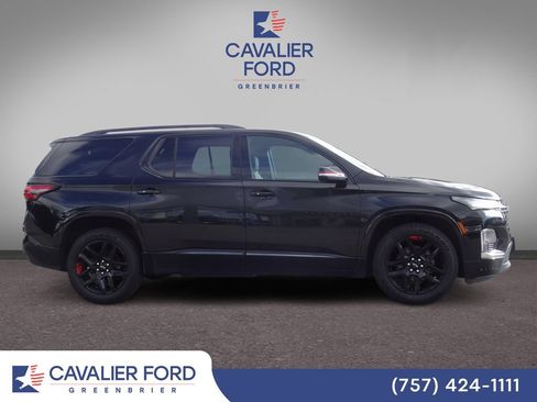 Used 2023 Chevrolet Traverse Premier w/ Redline Edition AWD/4WD image 2