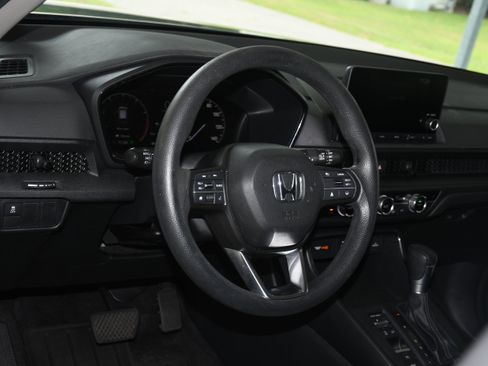 Used 2024 Honda CR-V EX image 9