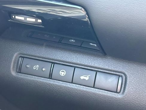 New 2026 Nissan Pathfinder SV w/ SV Premium Package FWD image 28
