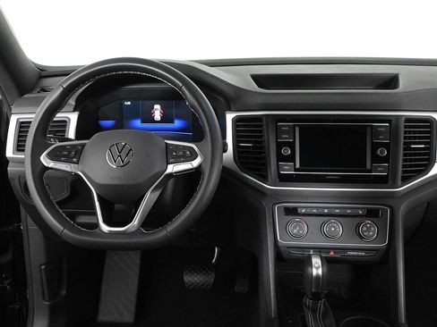 Certified 2023 Volkswagen Atlas Cross Sport SE FWD image 3