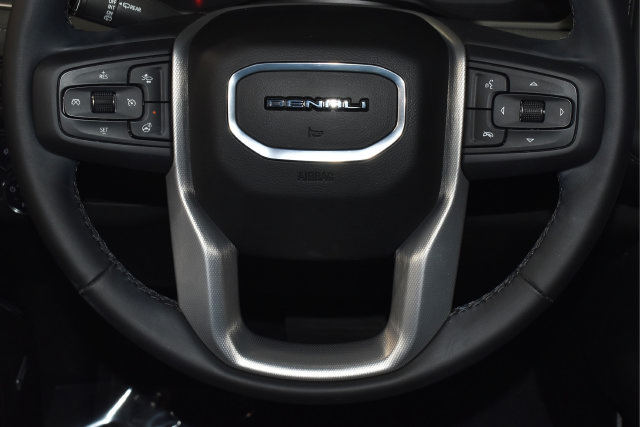 Used 2024 GMC Yukon Denali AWD/4WD image 25