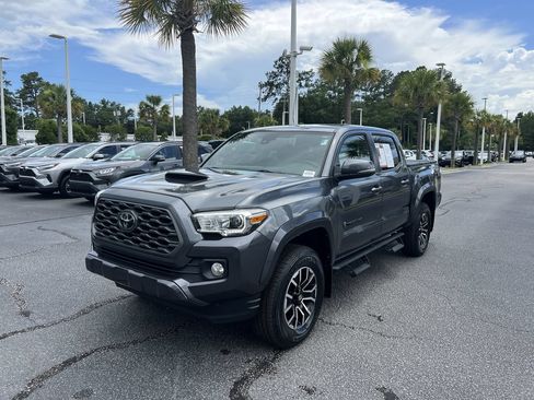 Used 2020 Toyota Tacoma TRD Sport AWD/4WD image 5