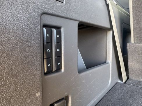 Used 2019 Ford Expedition XLT w/ Equipment Group 202A image 8