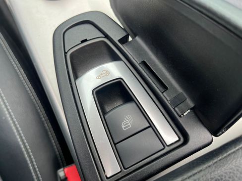 Used 2012 Mercedes-Benz SLK 350 image 37