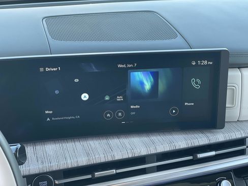 Used 2024 Hyundai Santa Fe Calligraphy image 10