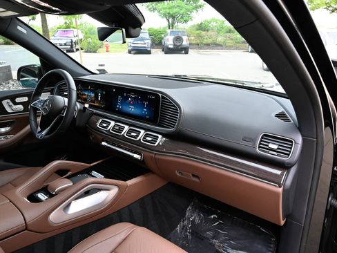 Used 2025 Mercedes-Benz GLS 450 4MATIC image 58