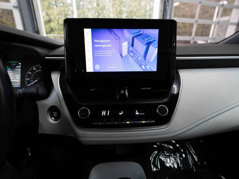 Used 2024 Toyota Corolla SE image 17