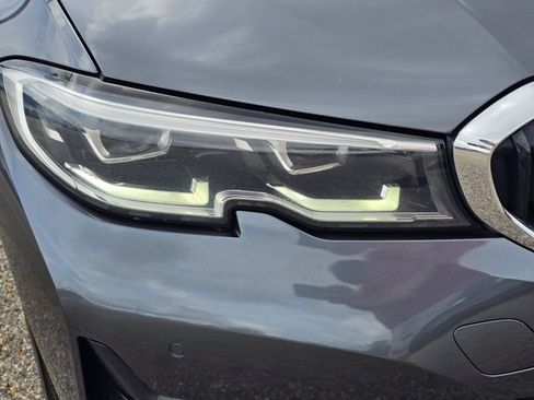 Used 2022 BMW 330e xDrive w/ Premium Package AWD/4WD image 8