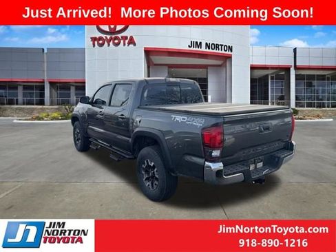 Used 2019 Toyota Tacoma TRD Off-Road image 6