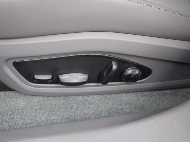 Certified 2024 Porsche Taycan 4S AWD/4WD image 27