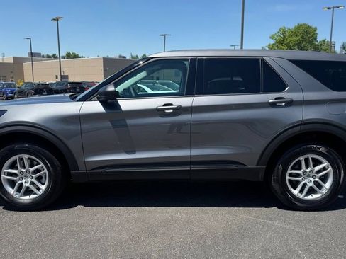 Used 2026 Ford Explorer Active AWD/4WD image 5