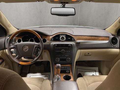 Used 2011 Buick Enclave CX w/ Driver Confidence Package FWD image 2