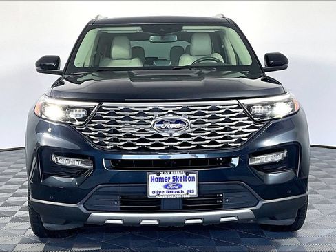 Used 2023 Ford Explorer Platinum w/ Technology Package AWD/4WD image 3