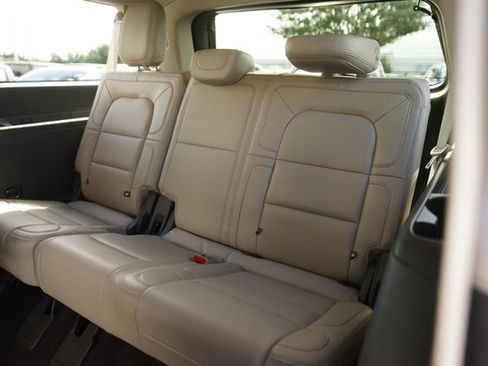 Used 2024 Lincoln Navigator L Reserve AWD/4WD image 15