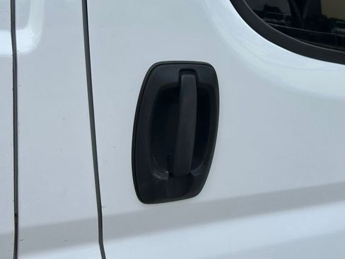 Used 2018 RAM ProMaster 2500 w/ Interior Convenience Group image 21