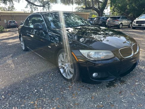 Used 2011 BMW 335i Convertible w/ M Sport Pkg image 3