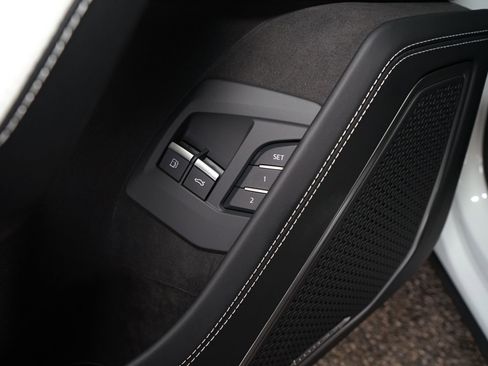 Used 2026 Lamborghini Urus SE image 30