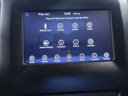 Used 2019 Jeep Cherokee Latitude Plus AWD/4WD image 25